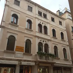 ca-pedrocchi.hotelinveneto.com/